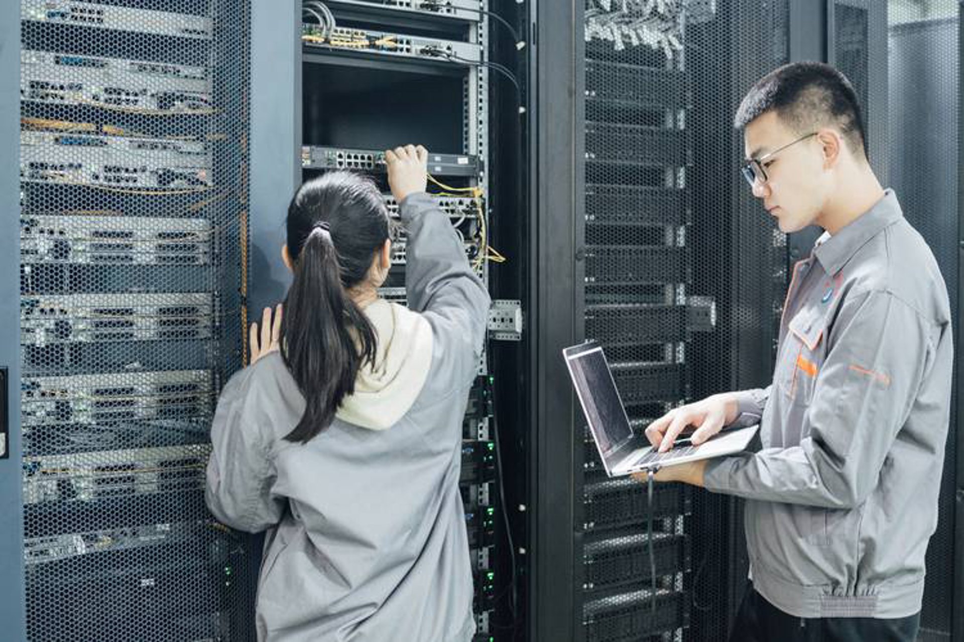 爵新信息科技